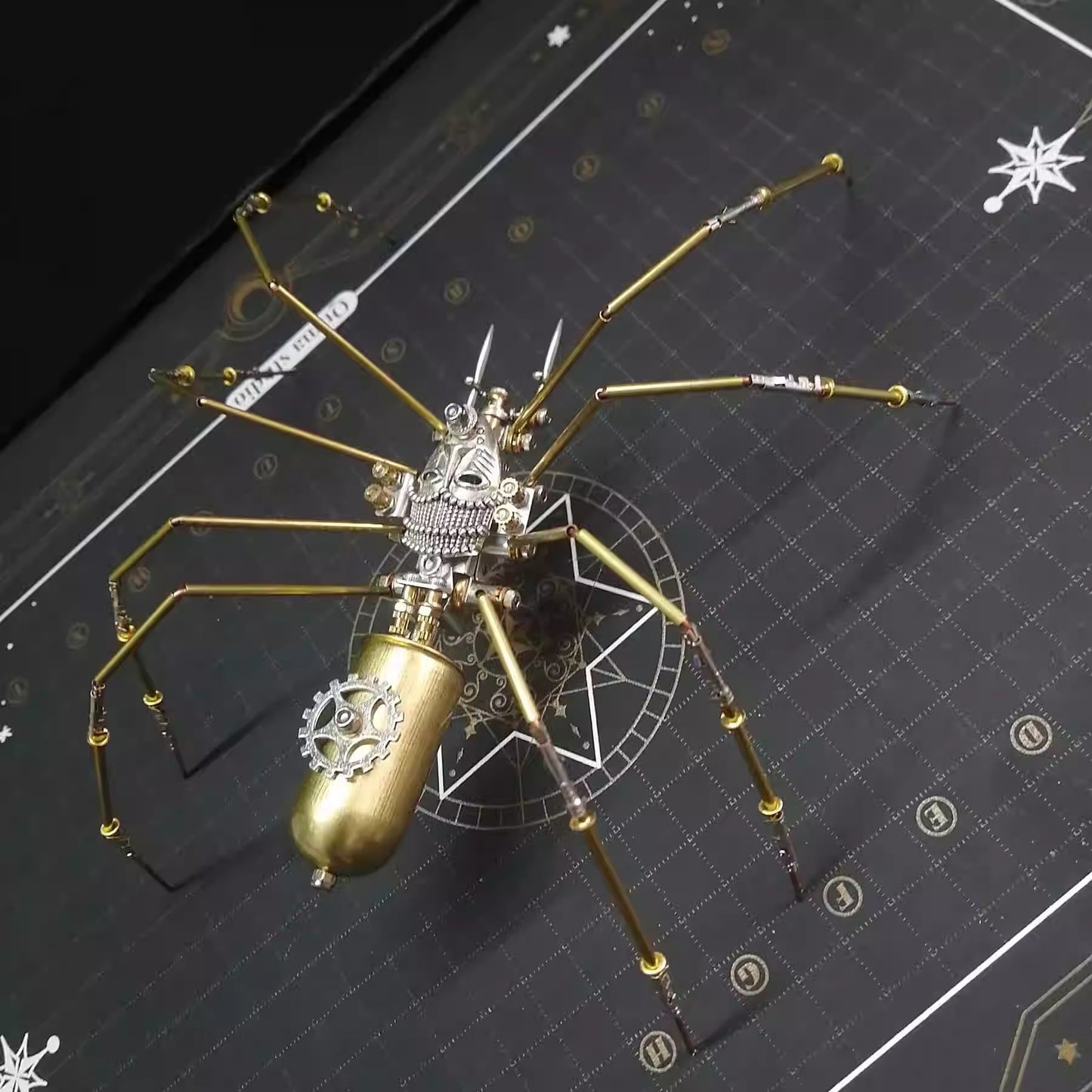 Mechanical spider metal assembly model three-dimensional DIY handmade puzzle kit creative ornament male